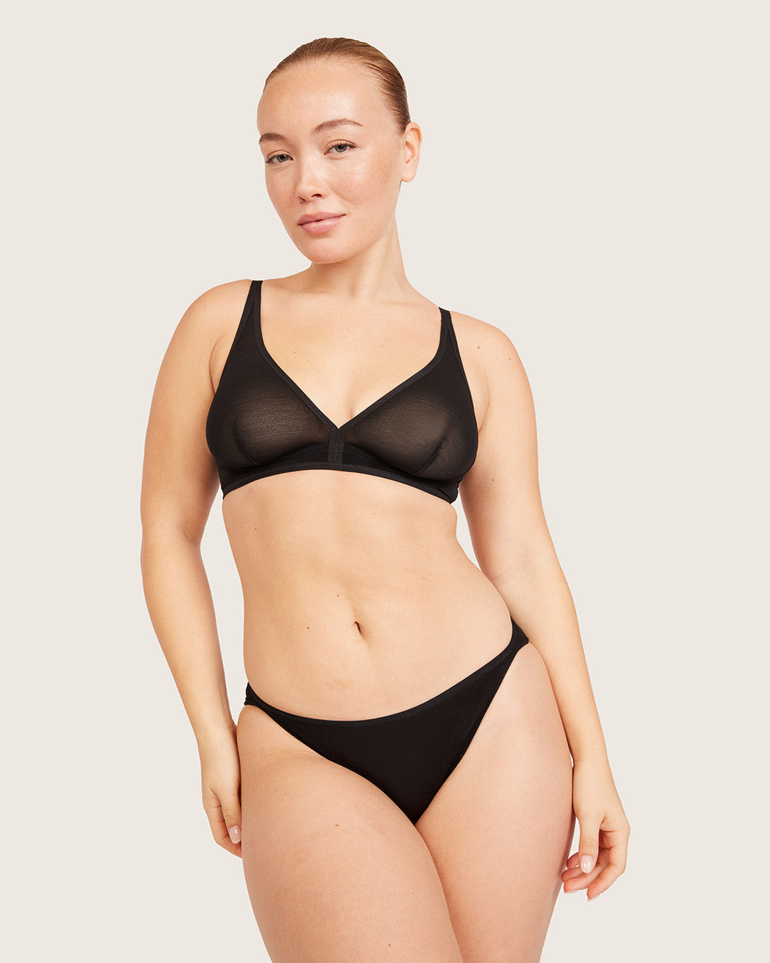 FreeMesh Plunge Bralette - Black