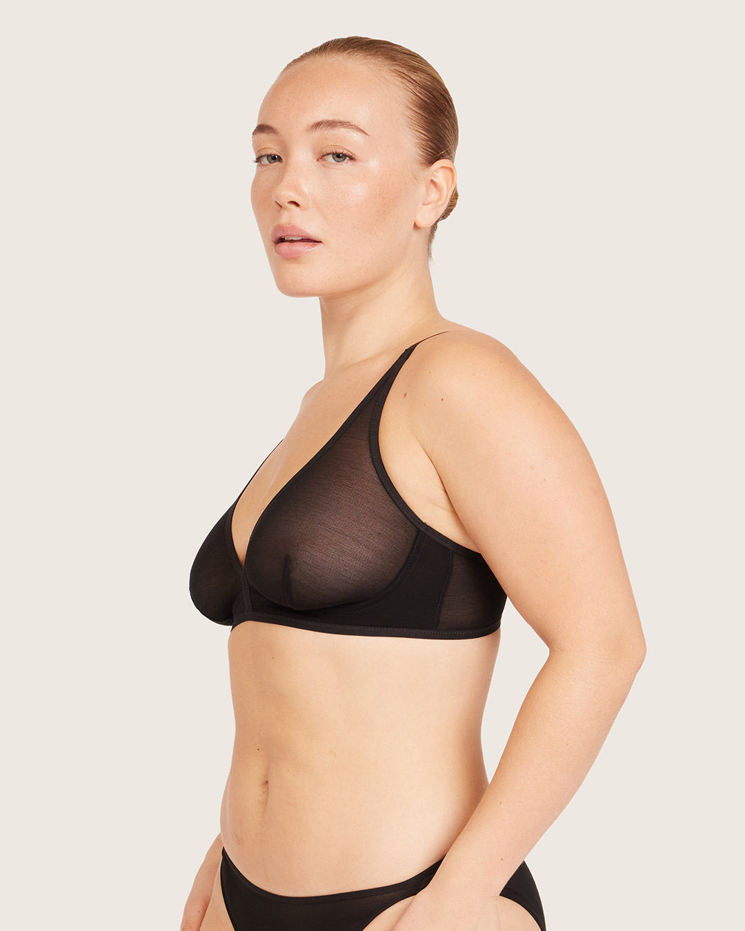FreeMesh Plunge Bralette - Black